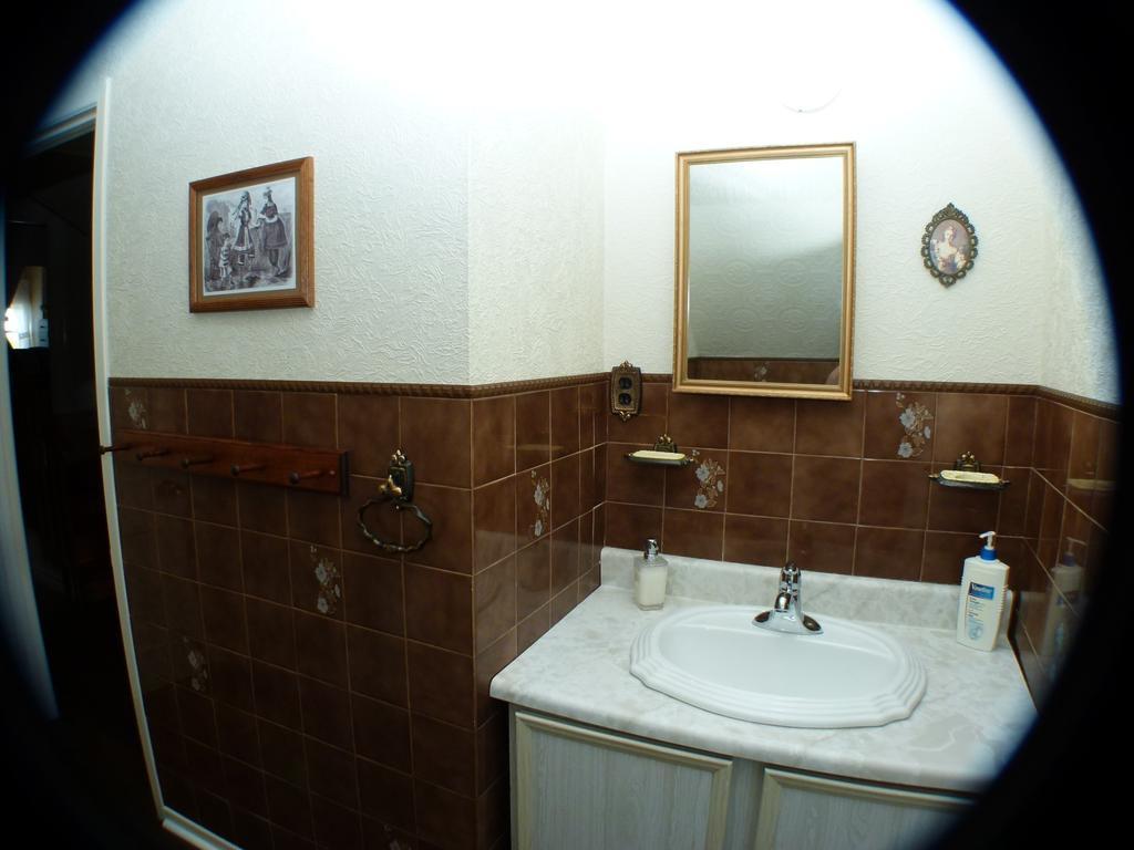 Tara Doctor'S House B & B חדר תמונה